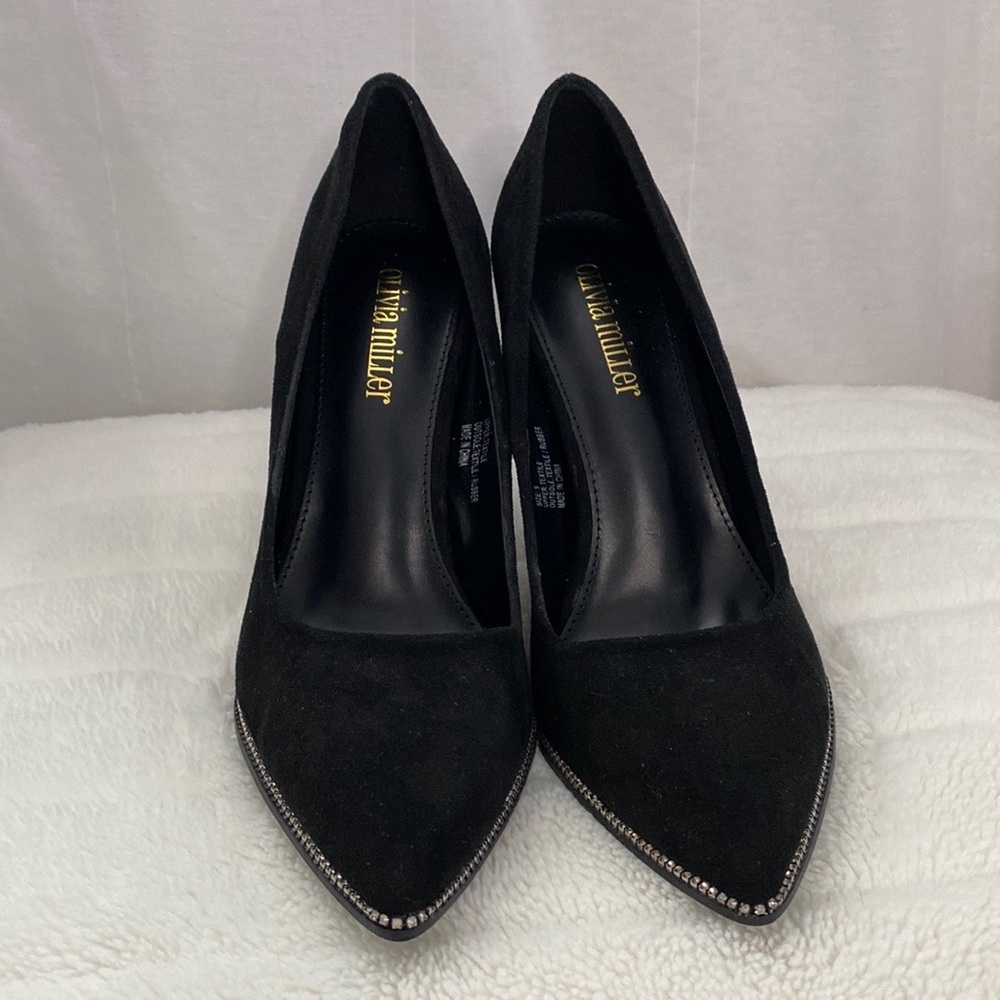 Olivia Miller women’s Pointed Toe pump Heel size 9. NWOT.
